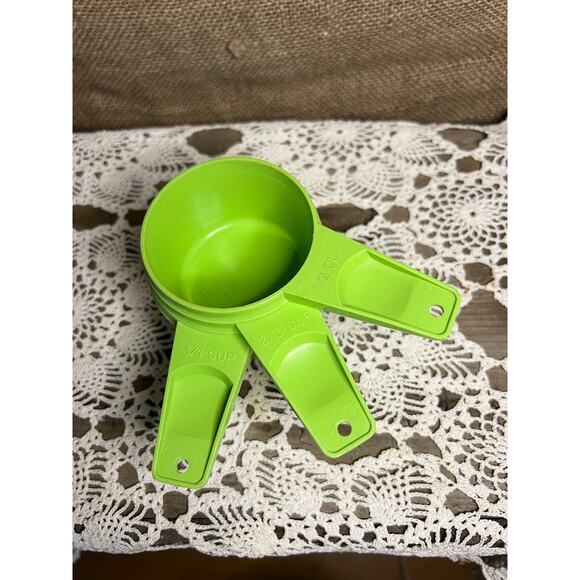 Tupperware green measuring cups 3 - Picture 1 of 5